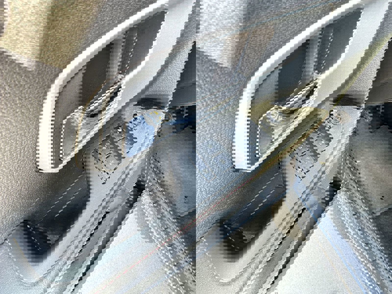 Used 2010 Chevrolet Equinox LT image 21