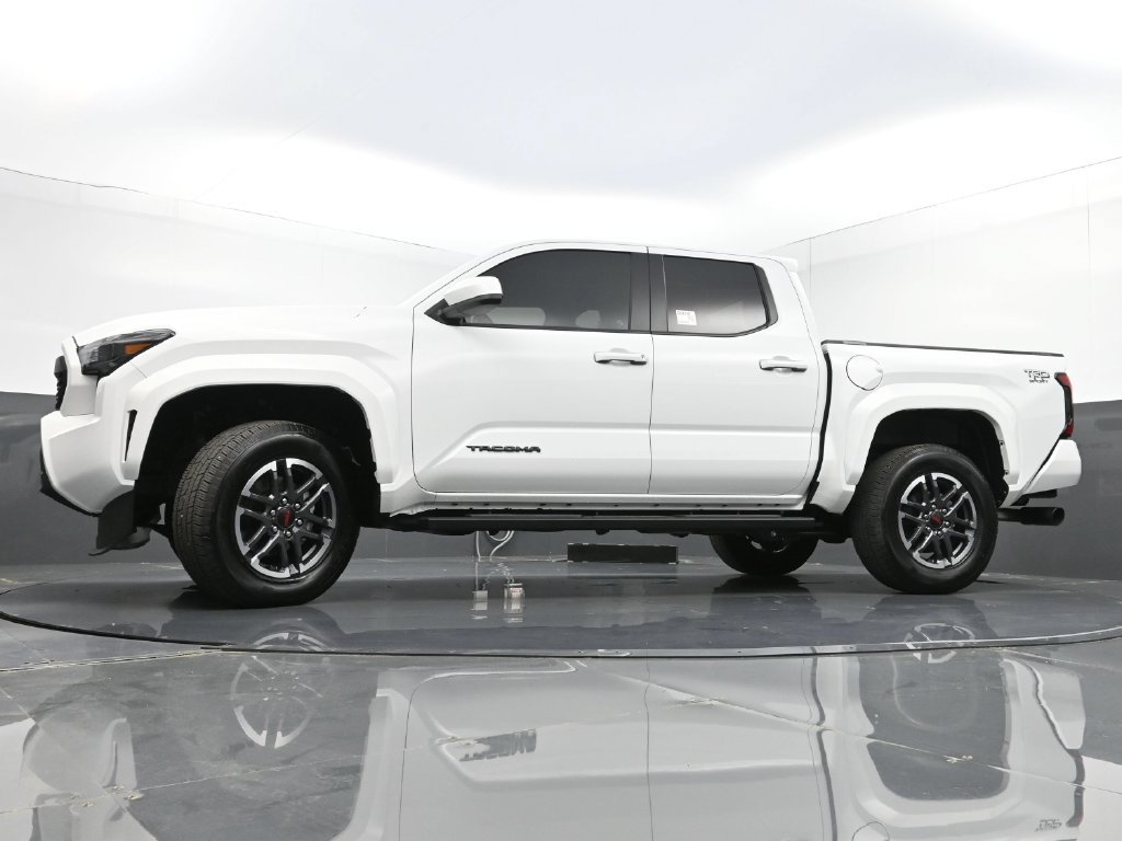 Used 2024 Toyota Tacoma TRD Sport AWD/4WD image 26