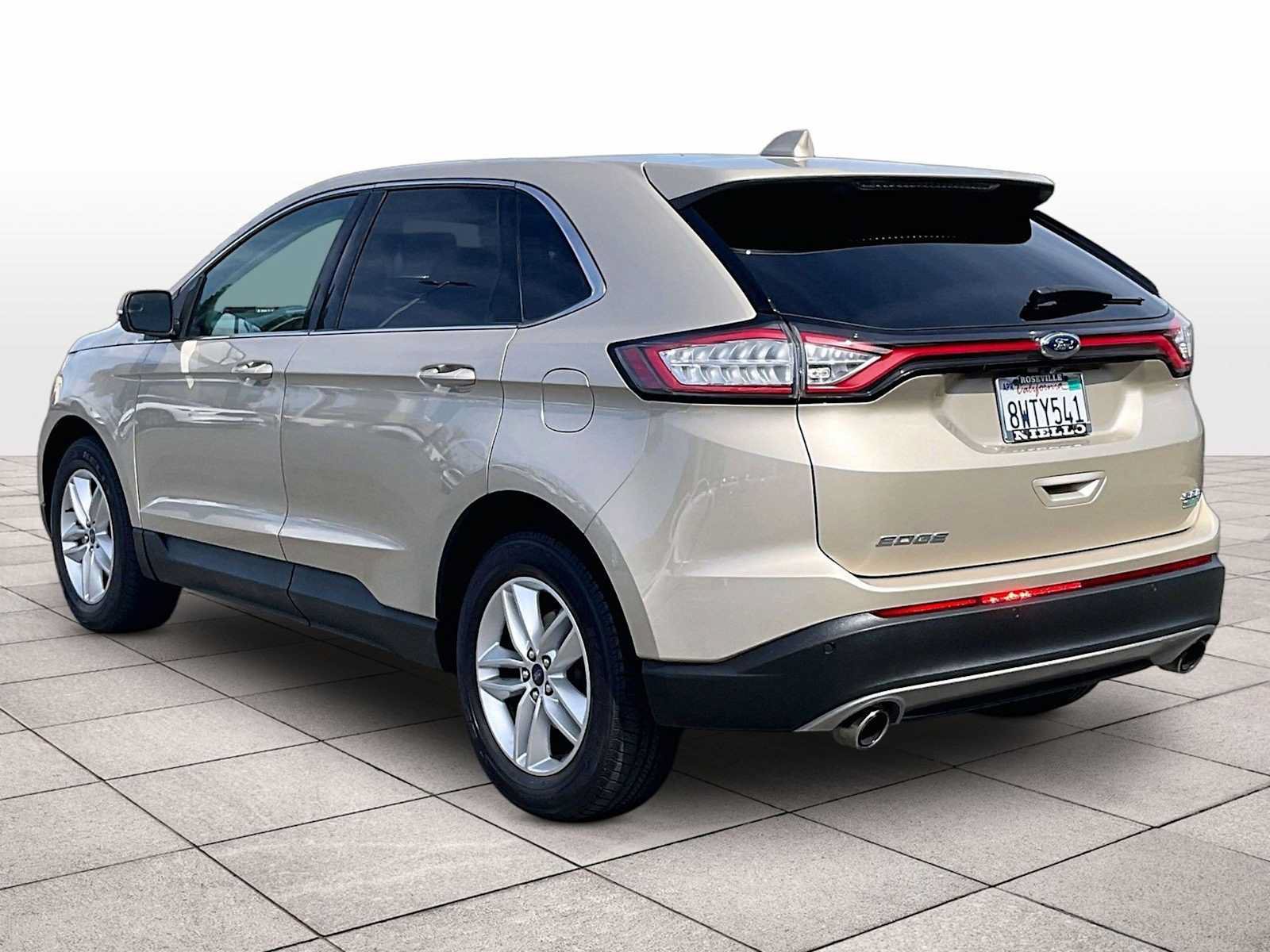 Used 2018 Ford Edge SEL FWD image 14