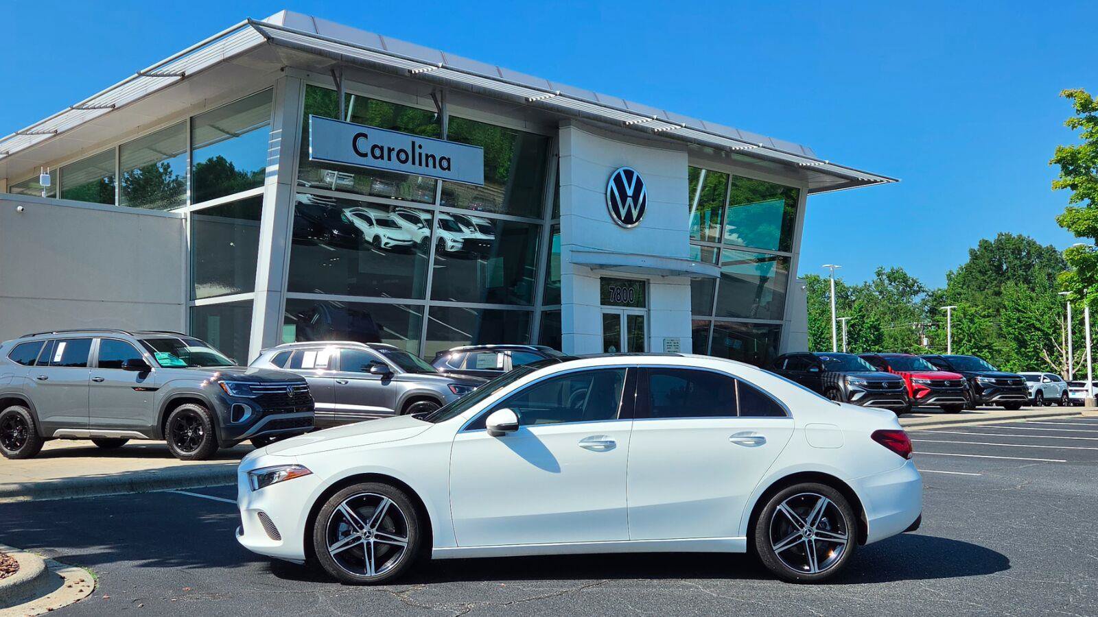 Used 2022 Mercedes-Benz A 220 4MATIC w/ Premium Package Lite image 2