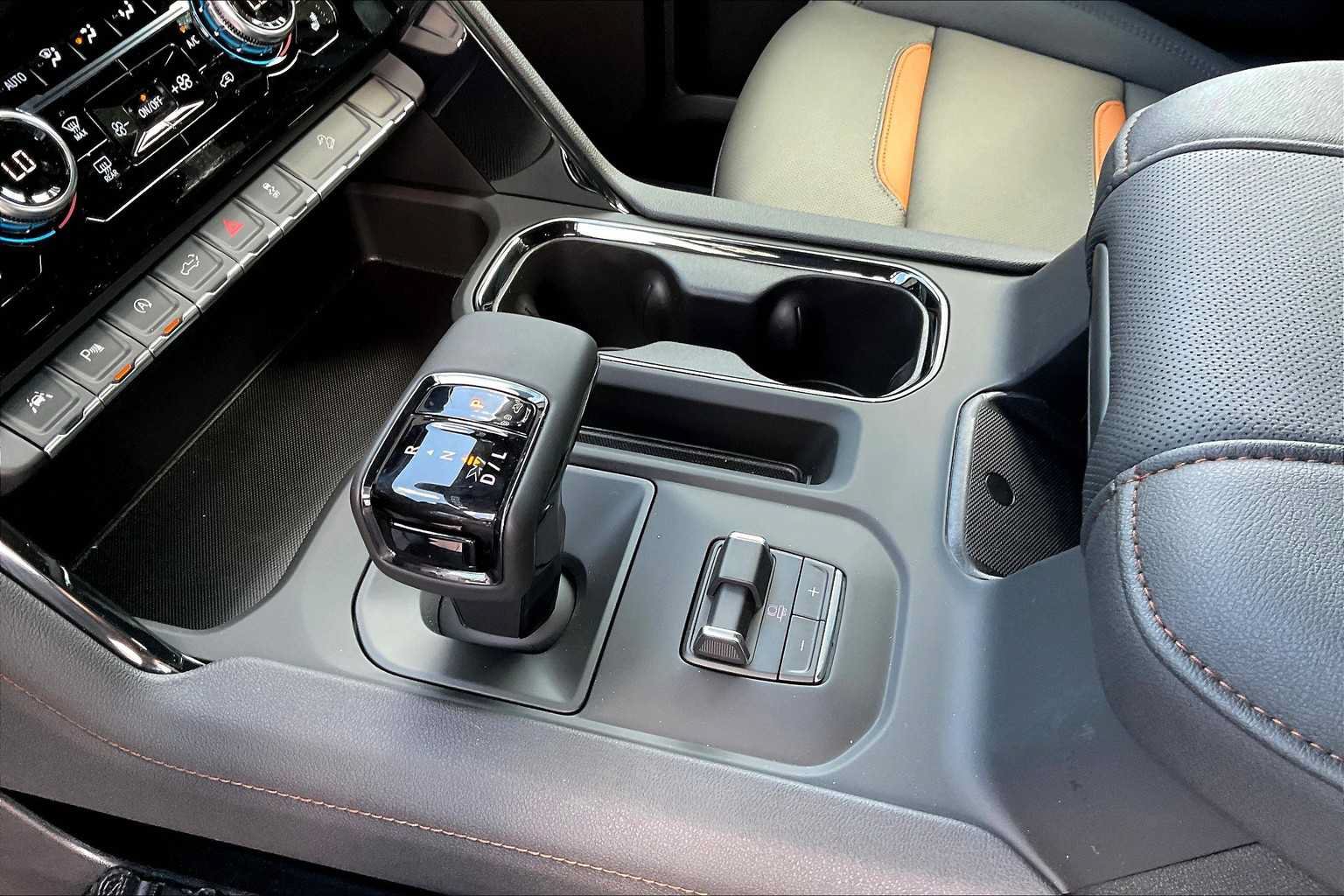 New 2025 GMC Sierra 1500 AT4 w/ AT4 Premium Package AWD/4WD image 11