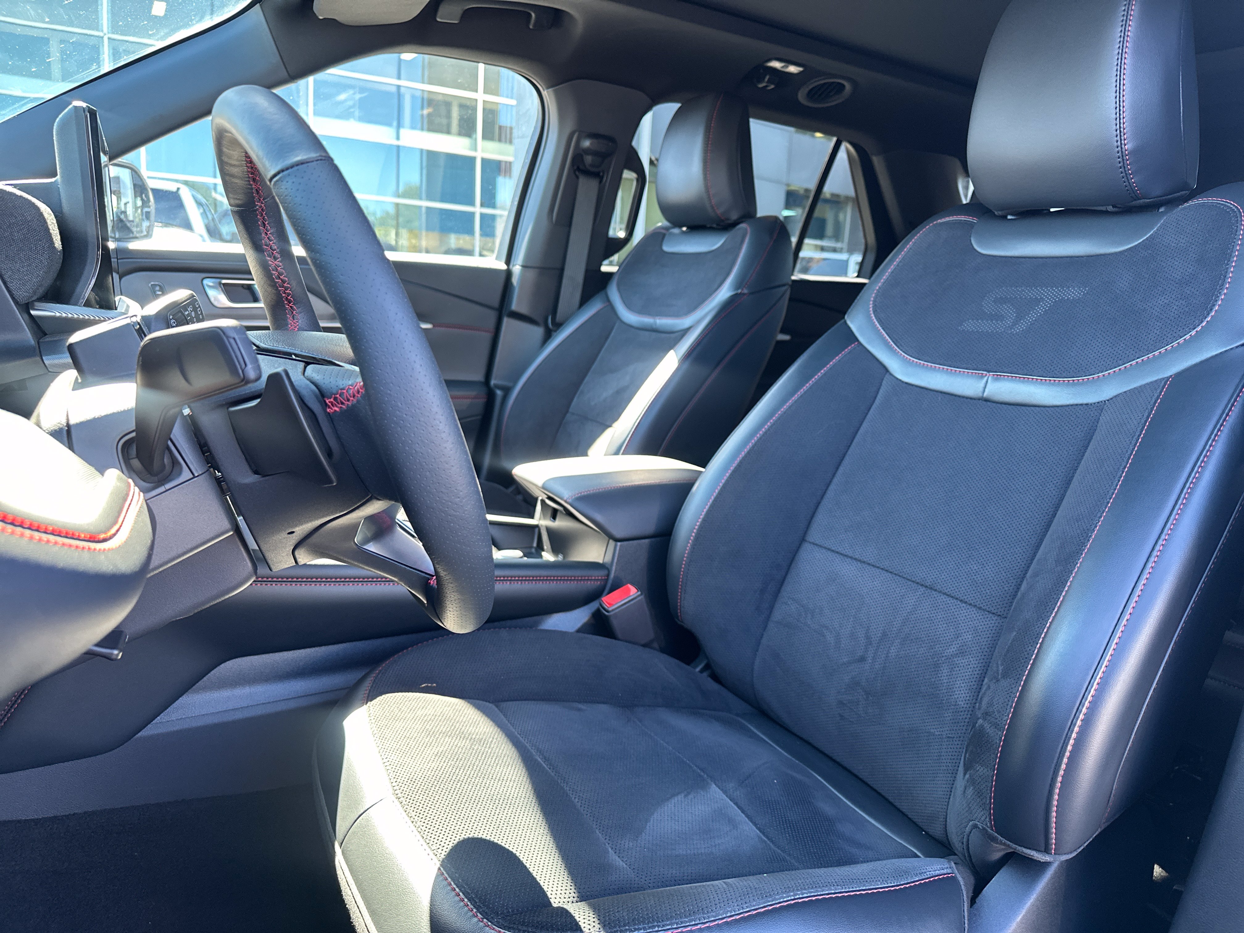Used 2025 Ford Explorer ST w/ Sun And Sound Package AWD/4WD image 12