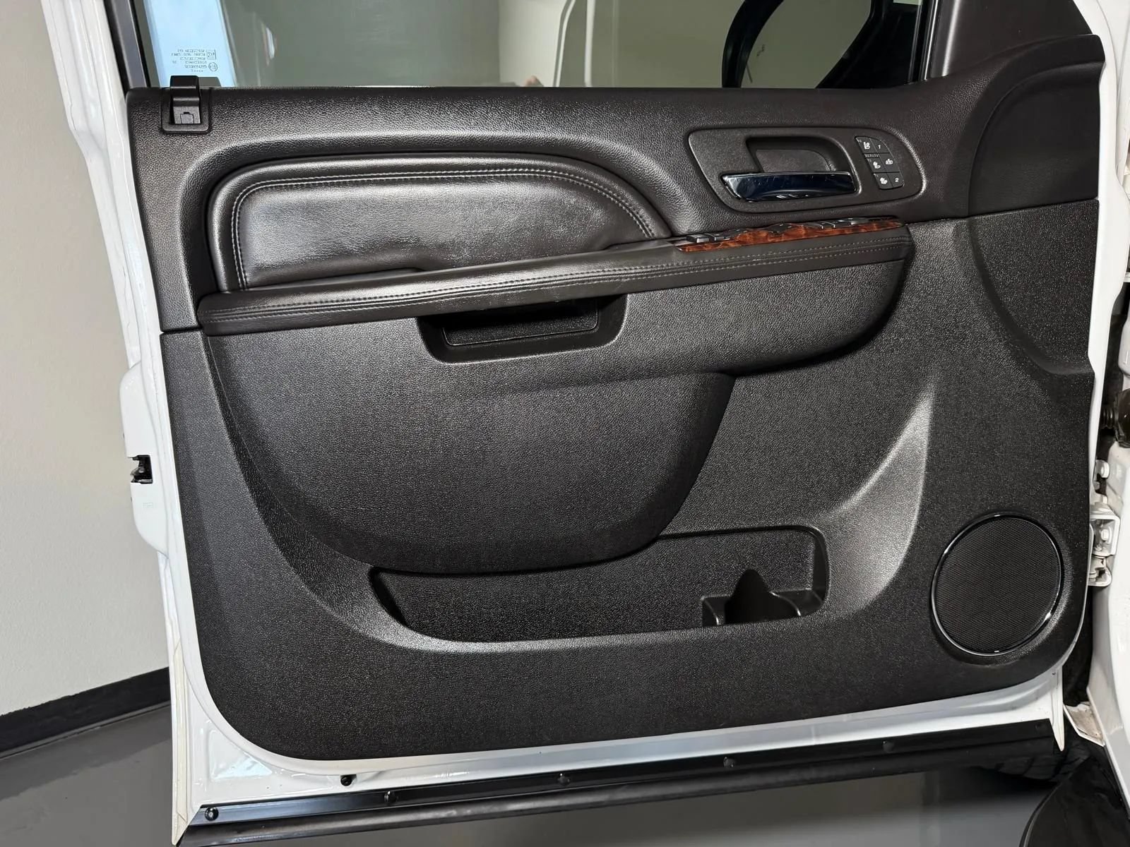 Used 2012 GMC Yukon XL Denali RWD image 29