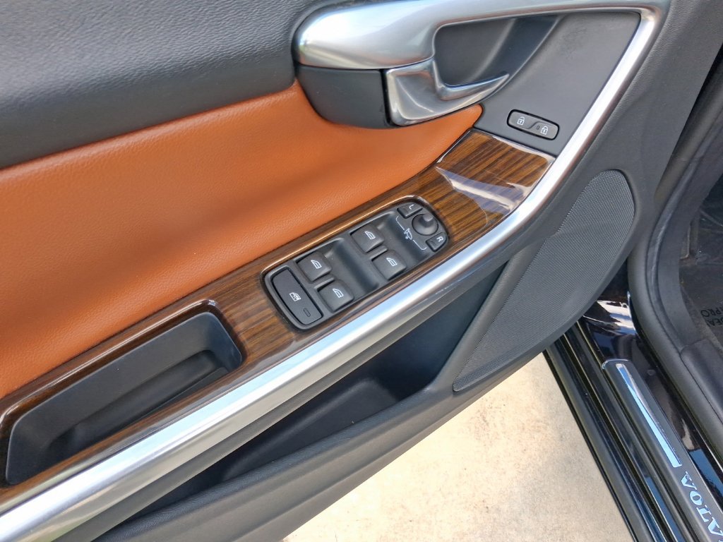 Used 2015 Volvo S60 T5 Platinum FWD image 16
