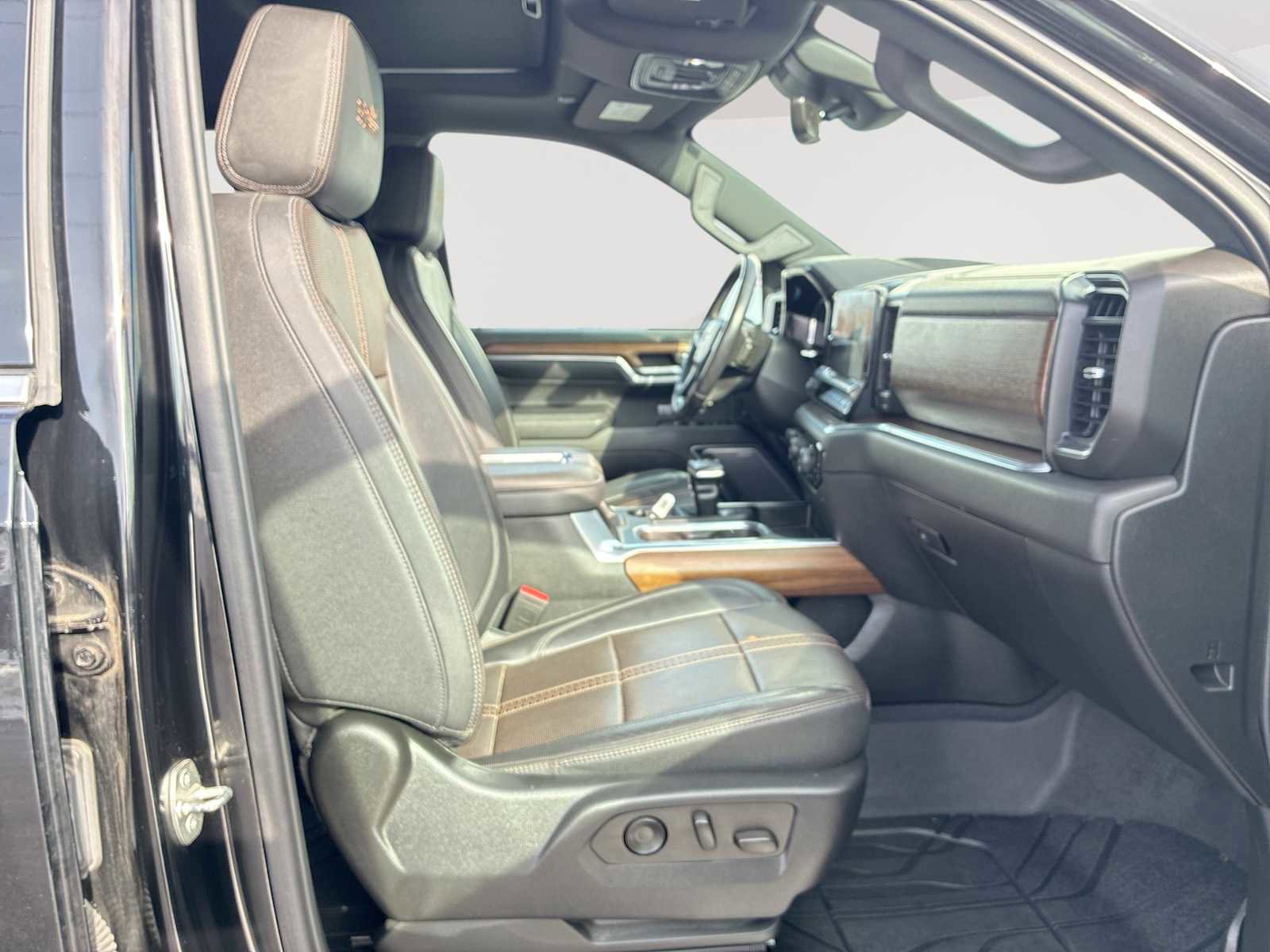 Certified 2022 Chevrolet Silverado 1500 High Country w/ High Country Premium Package image 35