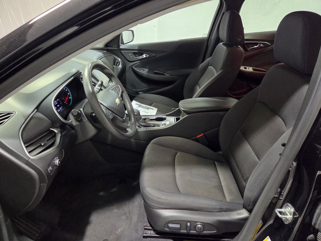 Used 2023 Chevrolet Malibu LT image 7