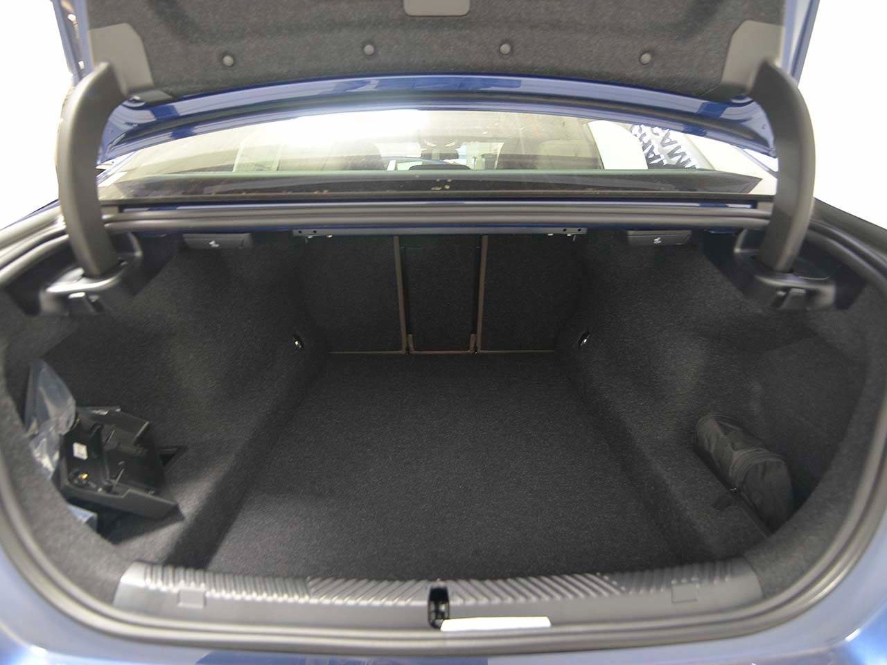 Certified 2025 BMW 530i w/ Premium Package image 10