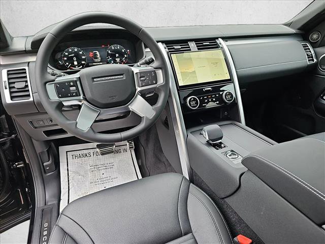 Certified 2024 Land Rover Discovery Dynamic SE image 11