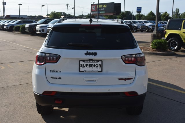 Used 2025 Jeep Compass Trailhawk AWD/4WD image 6