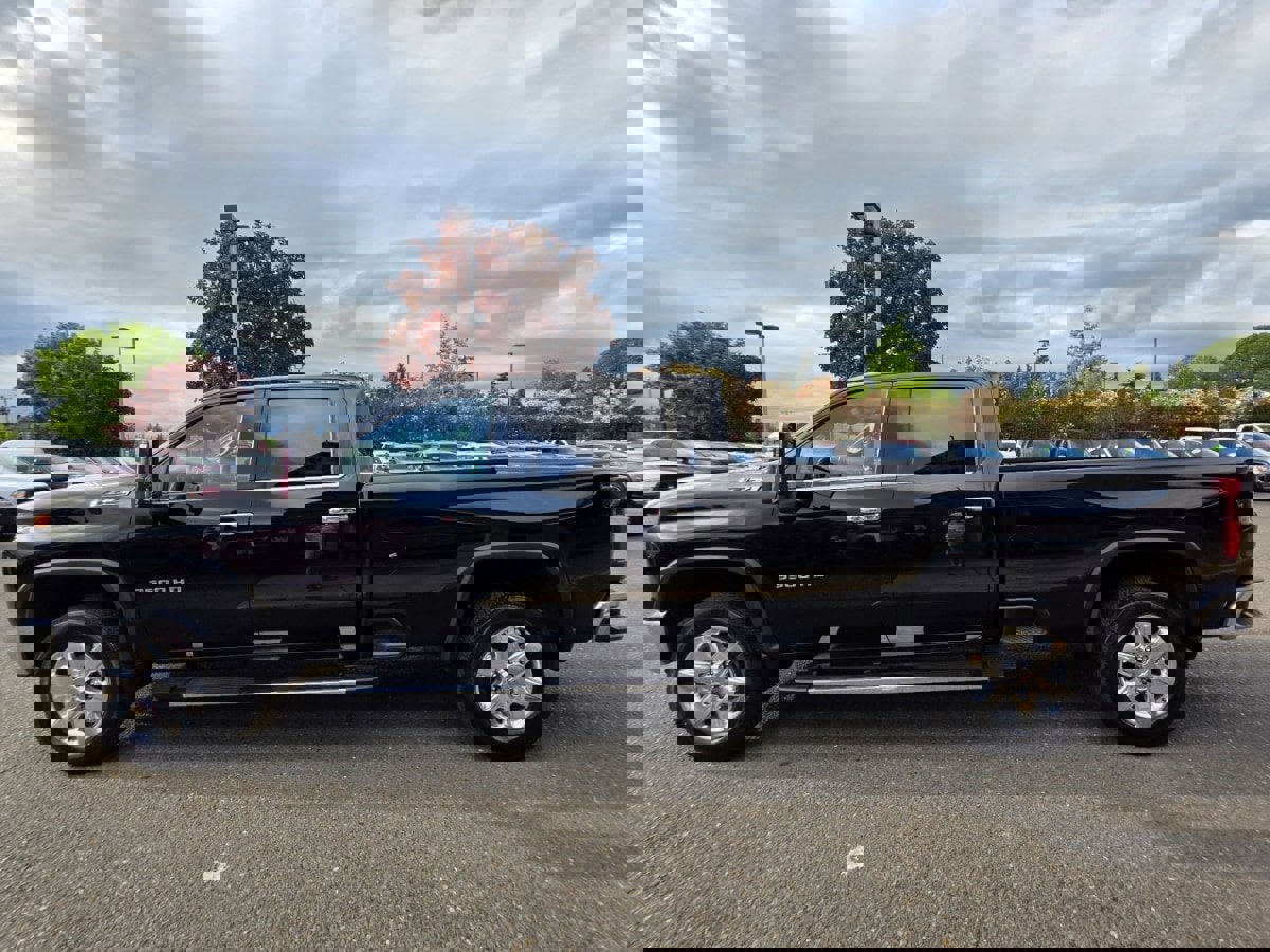 Used 2021 Chevrolet Silverado 3500 LTZ w/ LTZ Premium Package image 3