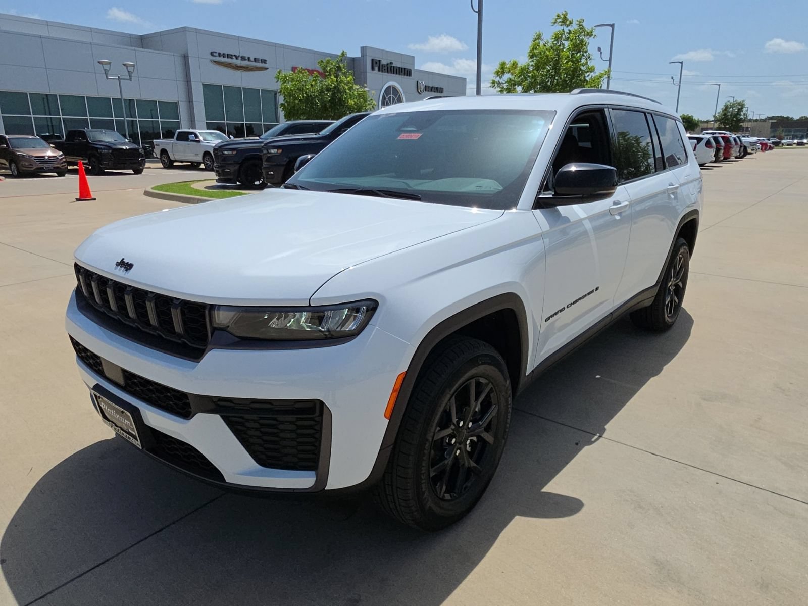 New 2026 Jeep Grand Cherokee L 2WD image 9
