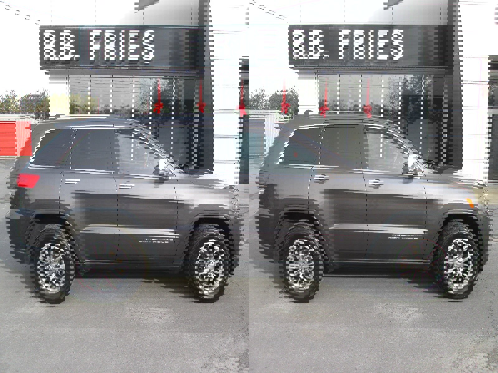 Used 2014 Jeep Grand Cherokee Limited w/ Trailer Tow Group IV image 6