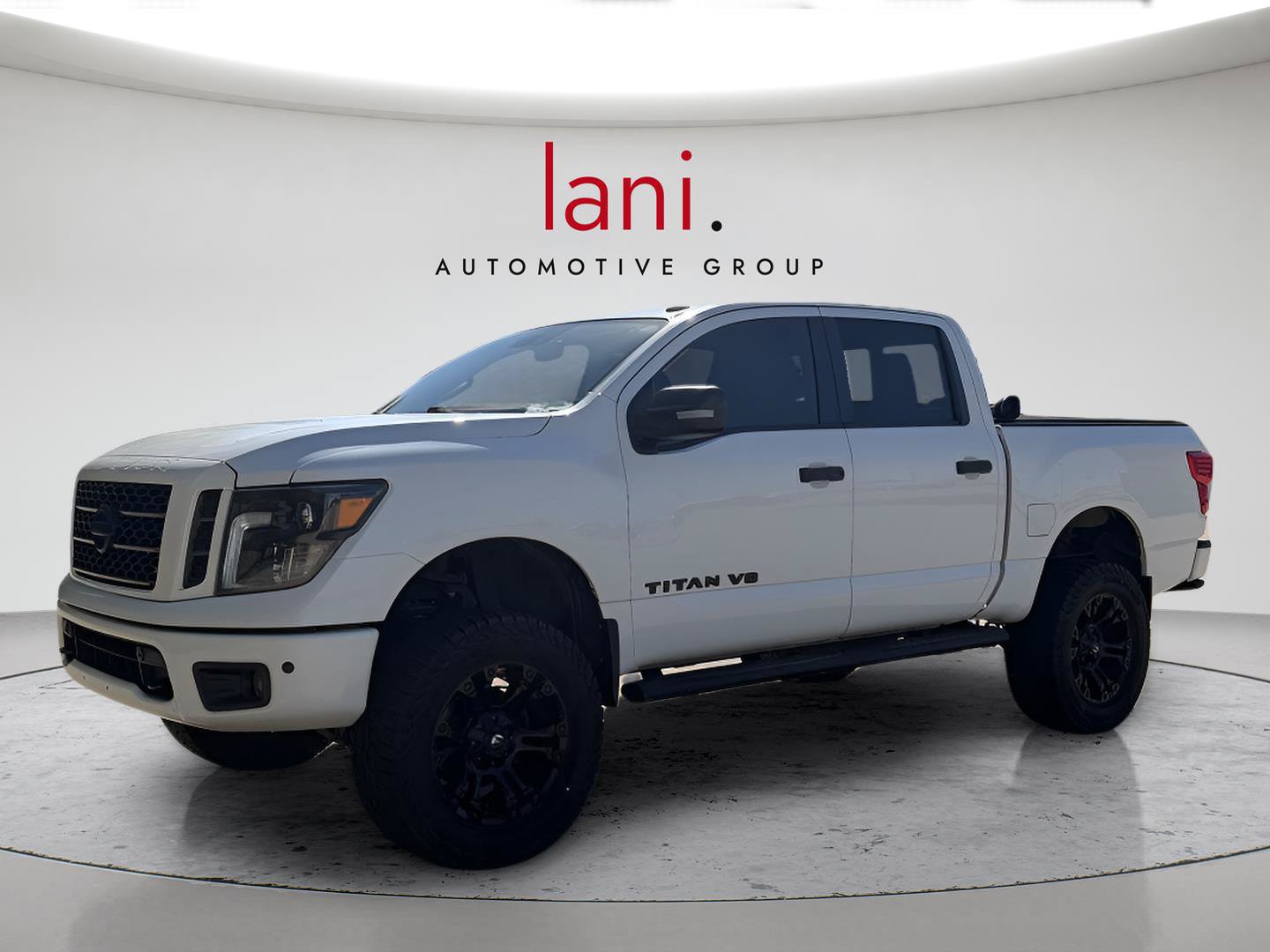 Used 2019 Nissan Titan SV w/ SV Convenience Package AWD/4WD image 1