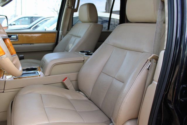 Used 2008 Lincoln Navigator L 4WD image 29