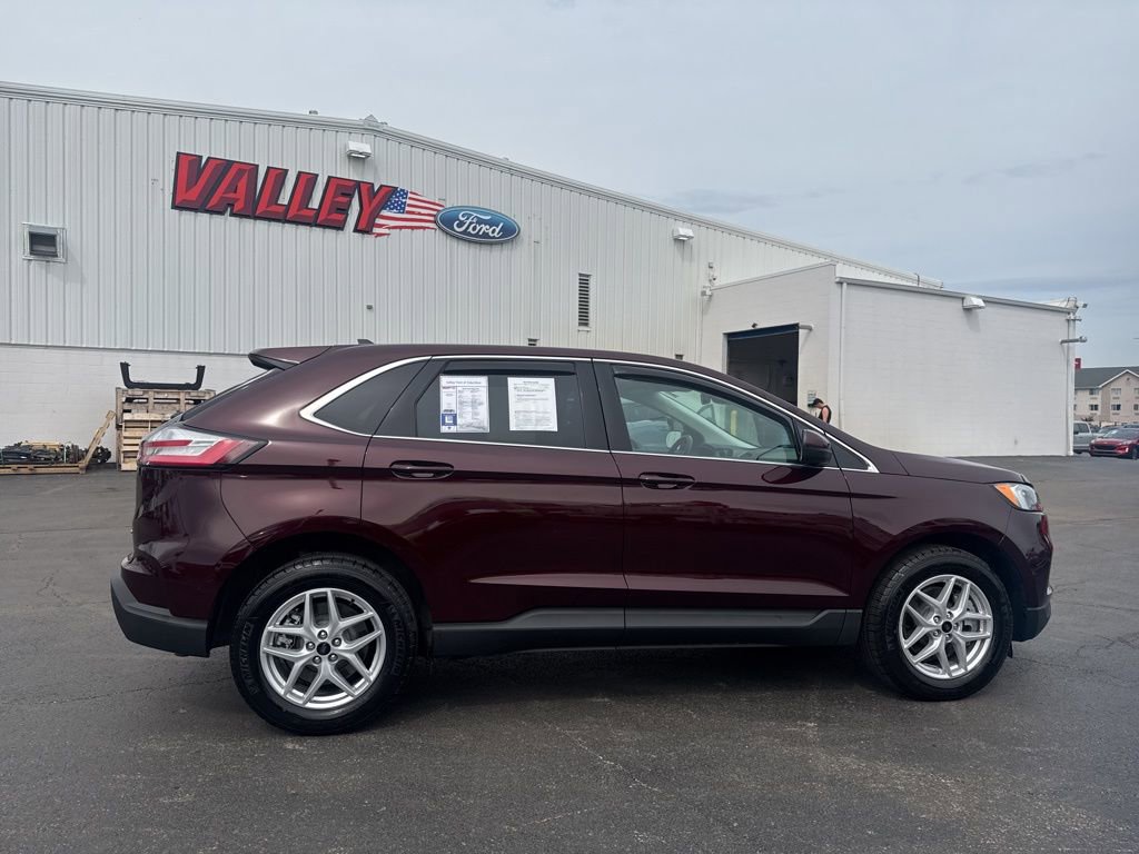 Used 2024 Ford Edge SEL w/ Convenience Package AWD/4WD image 2