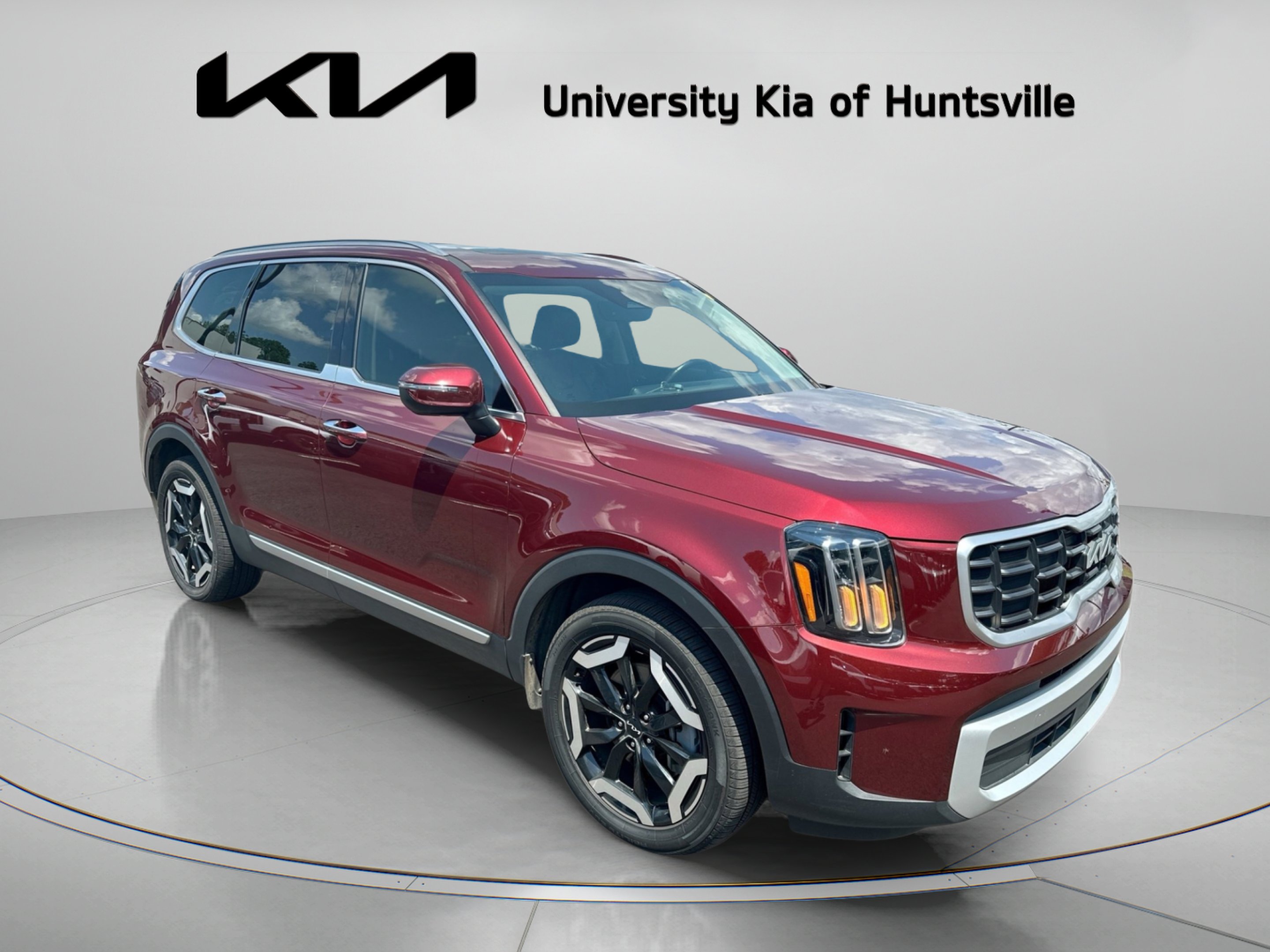 Used 2024 Kia Telluride S w/ S Sunroof Package