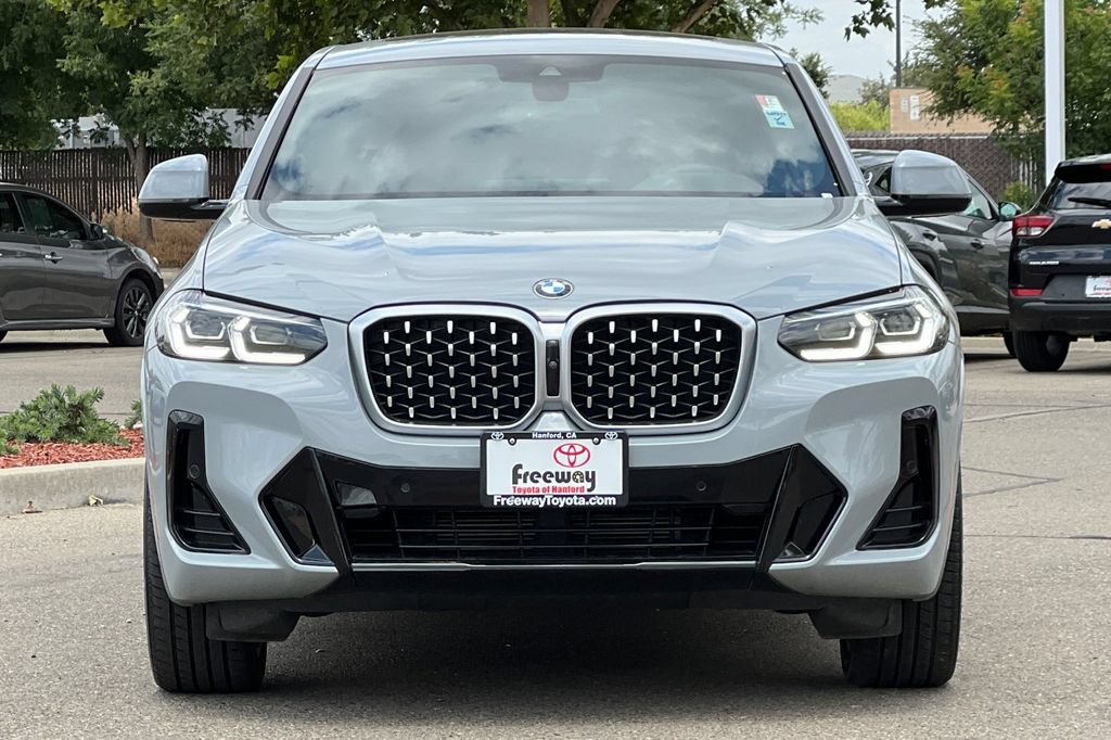 Used 2023 BMW X4 xDrive30i w/ M Sport Package AWD/4WD image 11