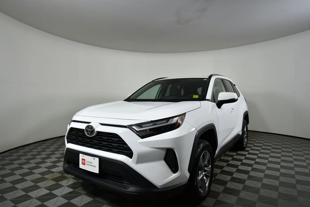 Used 2025 Toyota RAV4 XLE image 6