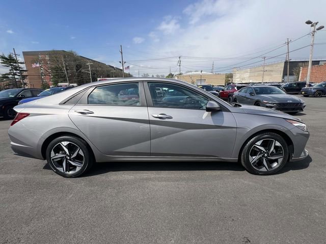 Certified 2023 Hyundai Elantra SEL w/ Convenience Package image 5