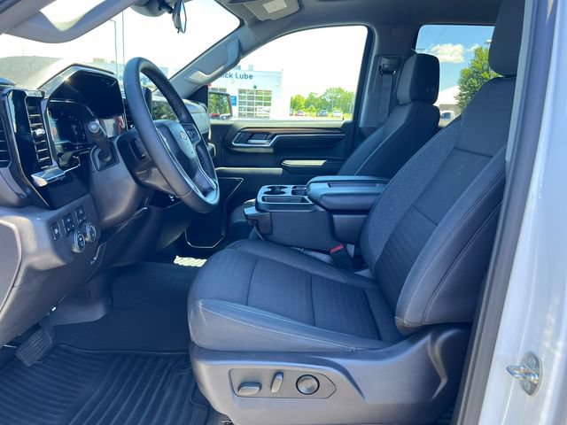 Used 2024 Chevrolet Silverado 1500 LT AWD/4WD image 3