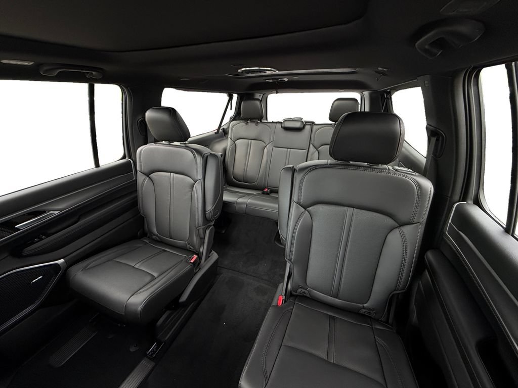 New 2026 Jeep Grand Wagoneer L 4WD w/ Premium Group I image 19