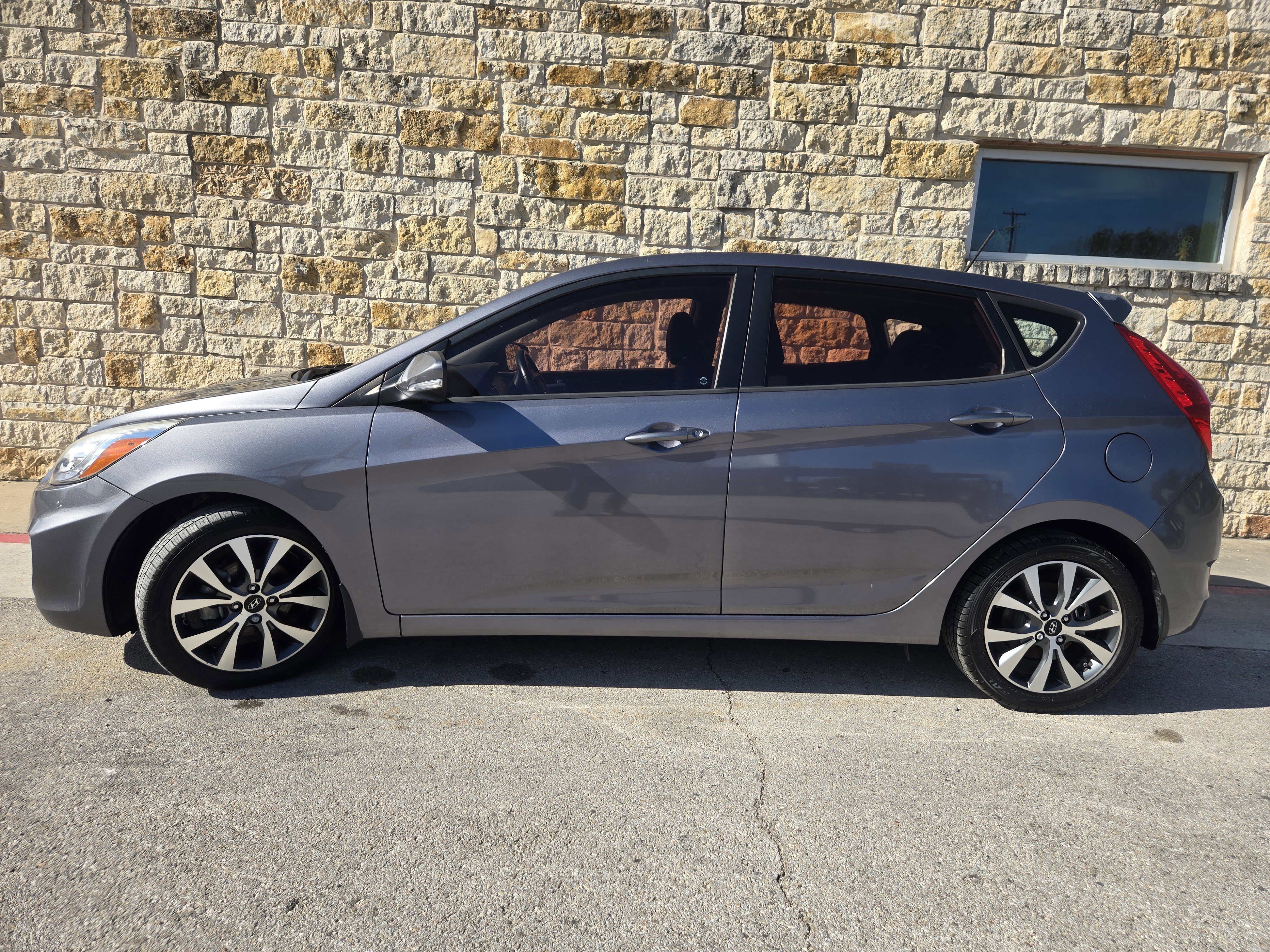 Used 2015 Hyundai Accent Sport image 1