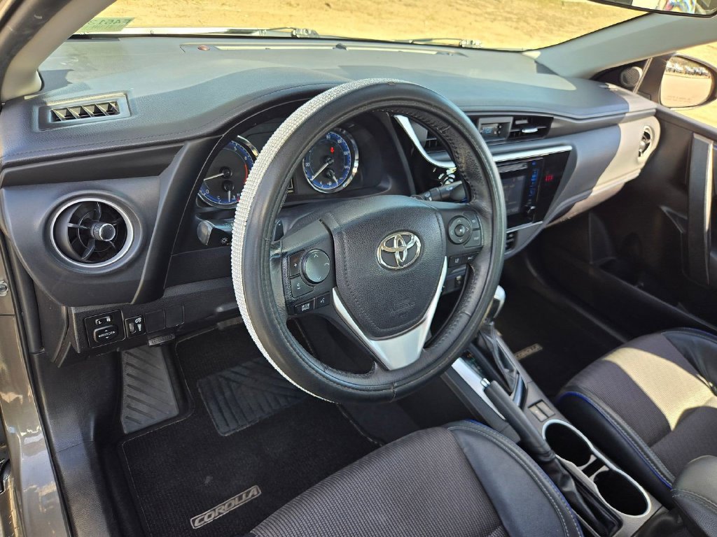 Used 2018 Toyota Corolla SE w/ Protection Package FWD image 8