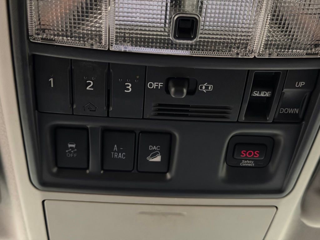 Used 2013 Toyota 4Runner Limited image 33