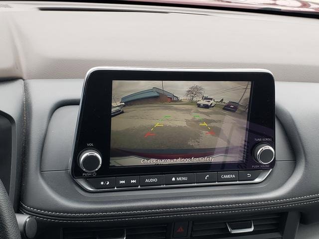 Used 2023 Nissan Rogue SV image 29