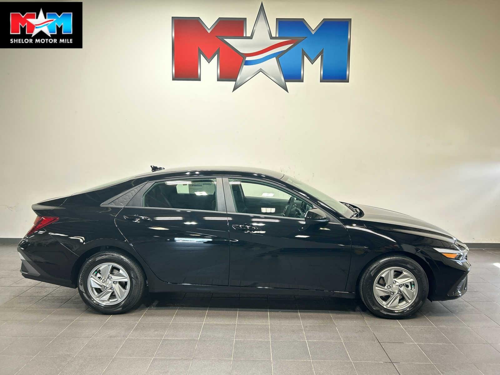 New 2026 Hyundai Elantra SE