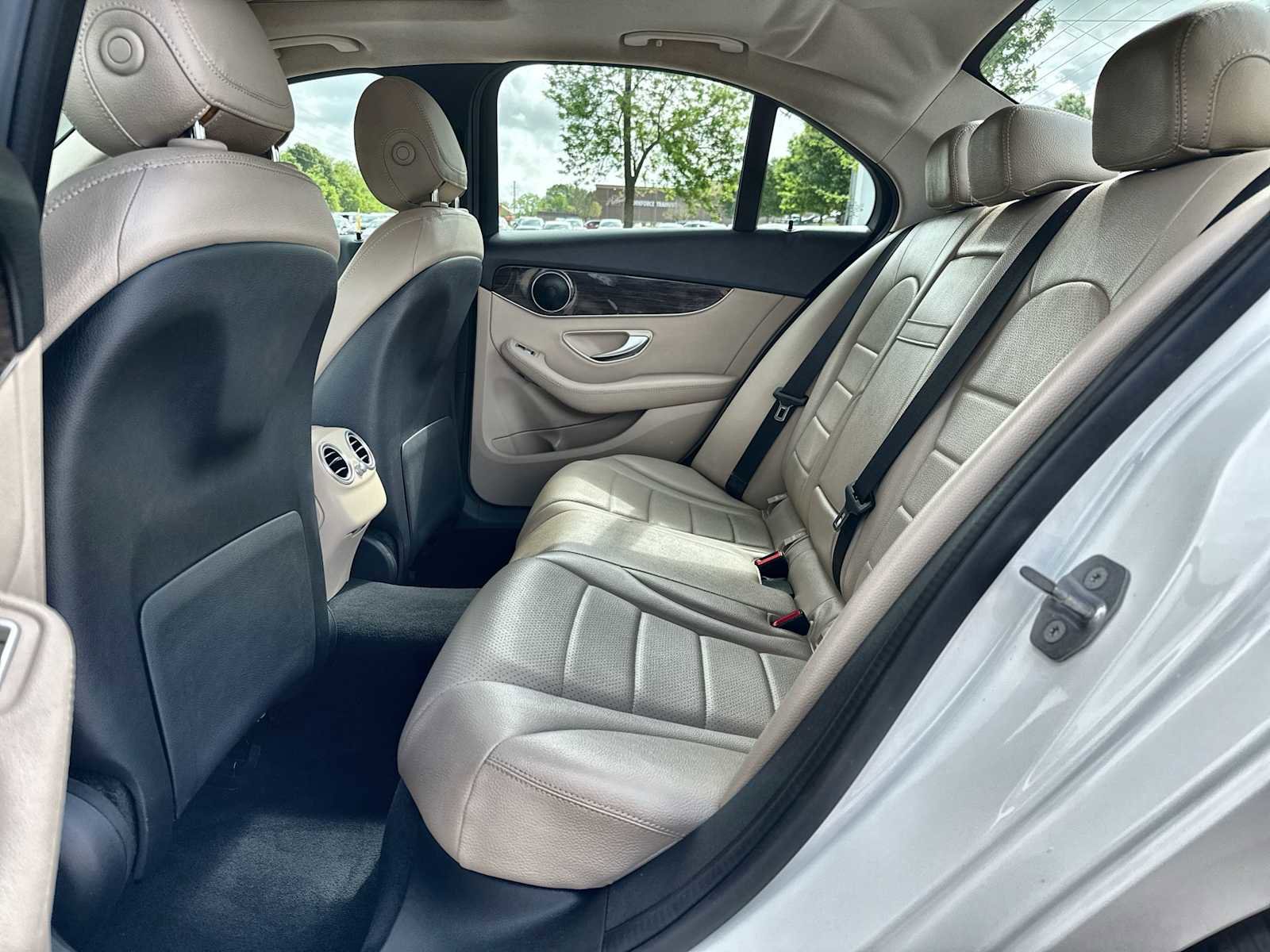 Used 2019 Mercedes-Benz C 300 Sedan image 4