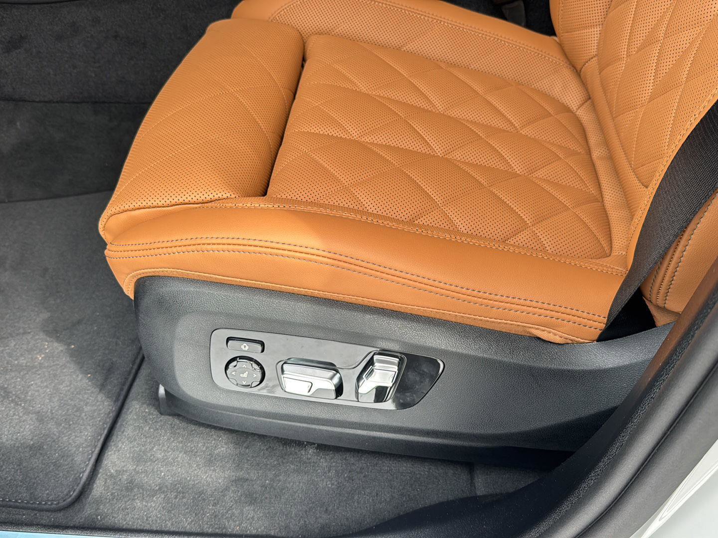 New 2026 BMW X5 sDrive40i image 27