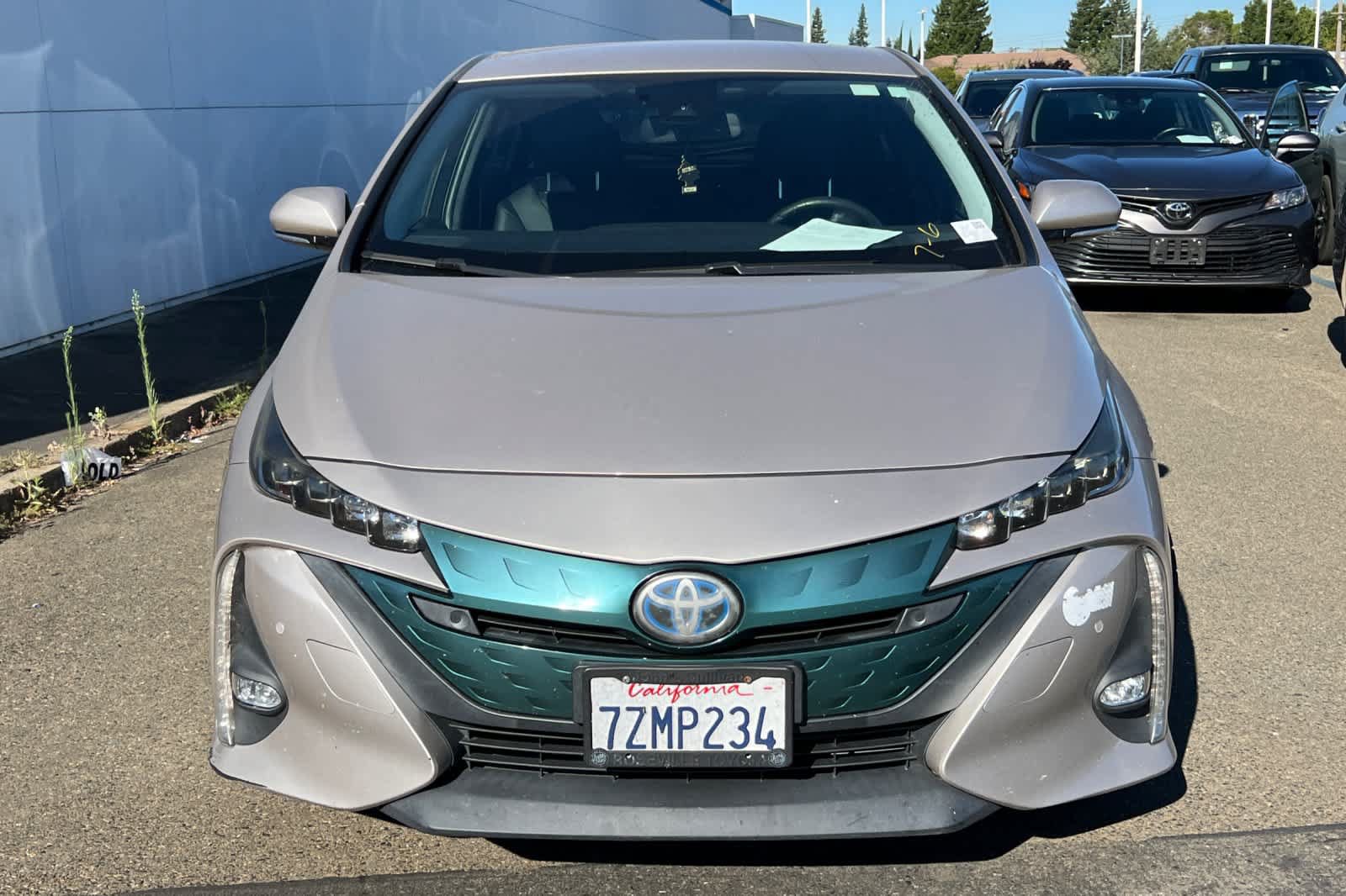 Used 2017 Toyota Prius Prime Advanced w/ Carpet Mat Package FWD video 2