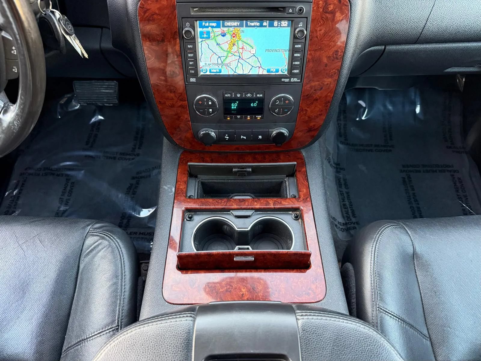 Used 2010 Chevrolet Tahoe LTZ AWD/4WD image 17