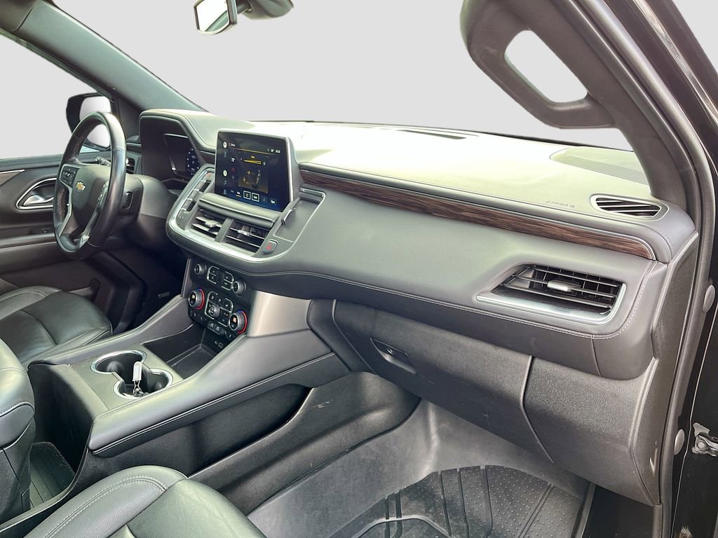 Used 2022 Chevrolet Tahoe Z71 w/ Luxury Package AWD/4WD image 32