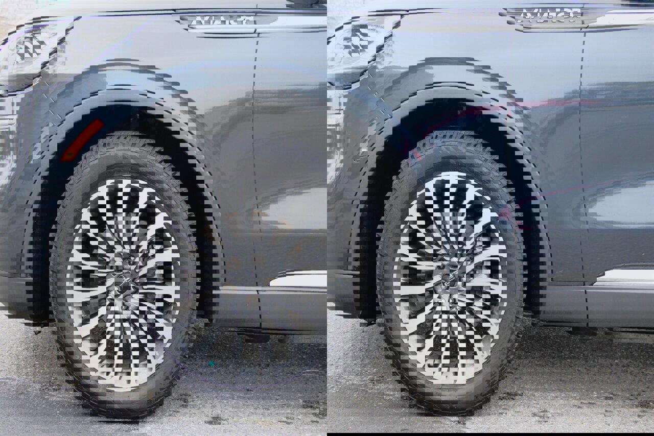 Used 2022 Lincoln Aviator Reserve image 14