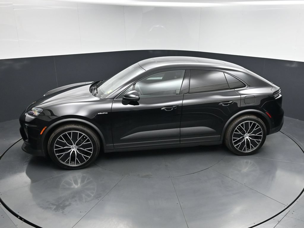 New 2026 Porsche Macan 4 Electric AWD/4WD image 16