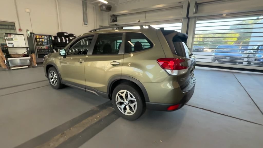 Certified 2024 Subaru Forester Premium AWD/4WD image 9