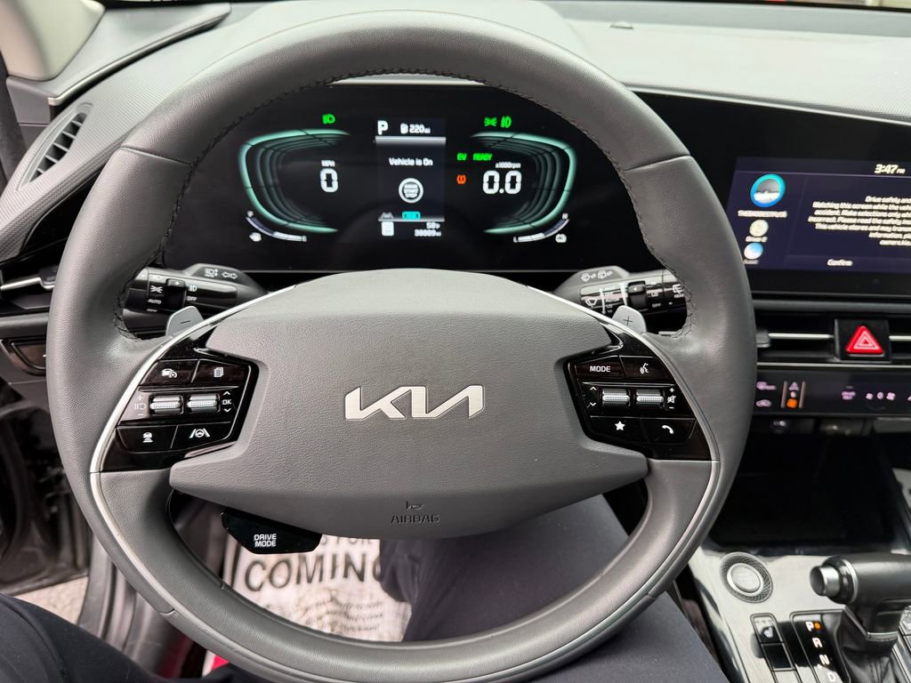 Used 2023 Kia Niro EX Touring FWD image 15