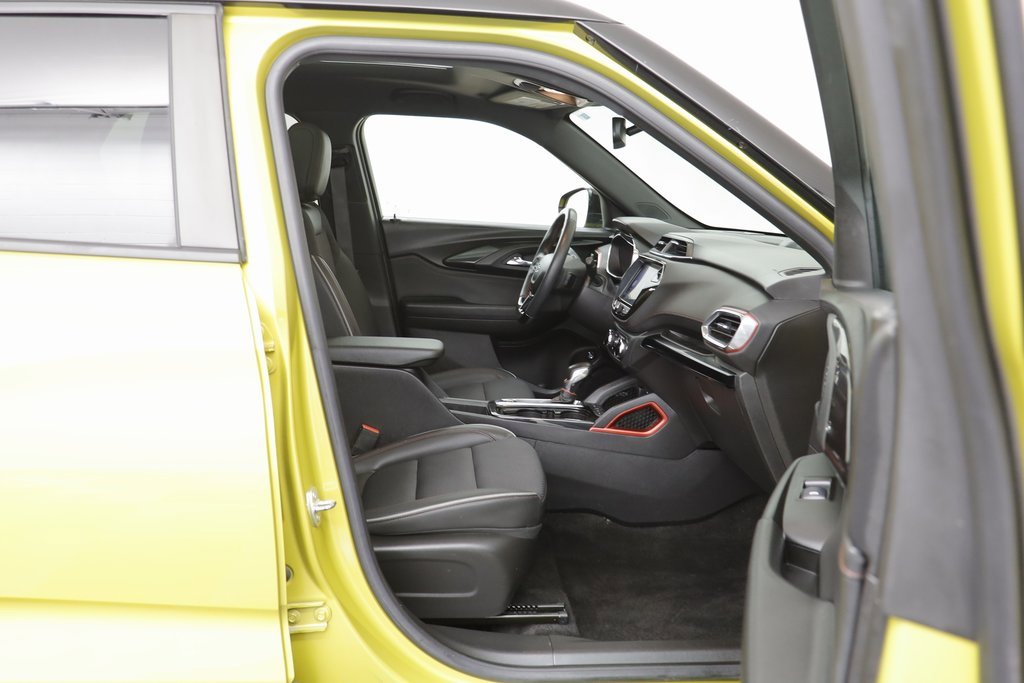 Certified 2023 Chevrolet TrailBlazer RS w/ Sun and Liftgate Package image 19