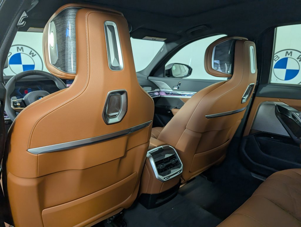 New 2026 BMW 740i xDrive w/ Premium Package image 14