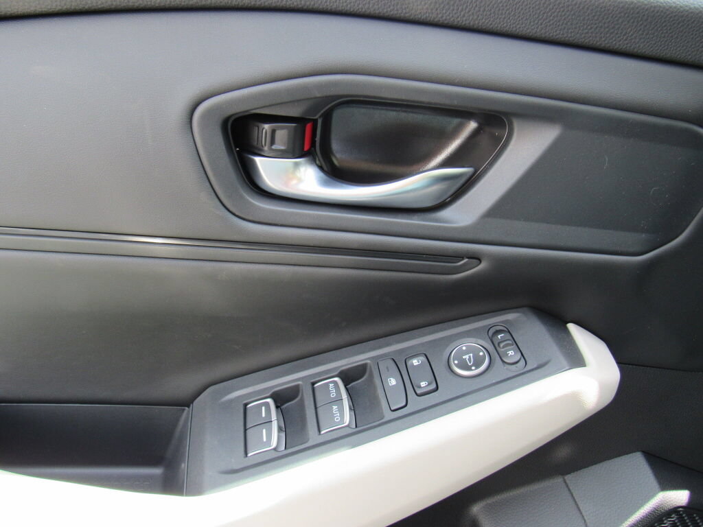 Used 2024 Honda Accord EX image 18