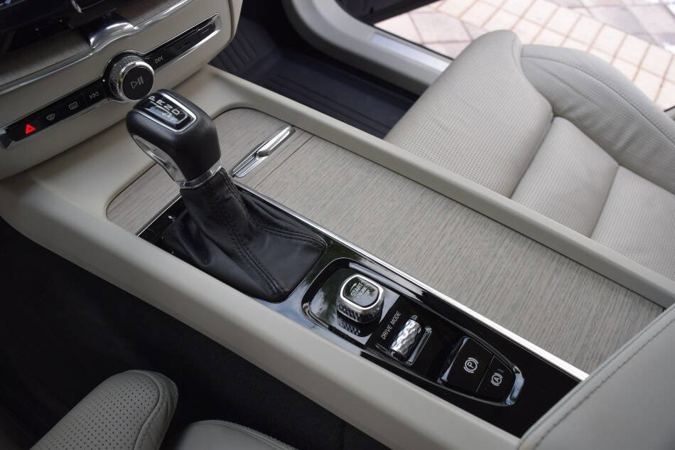 Used 2018 Volvo XC60 T5 Inscription w/ Luxury Seat Package image 58