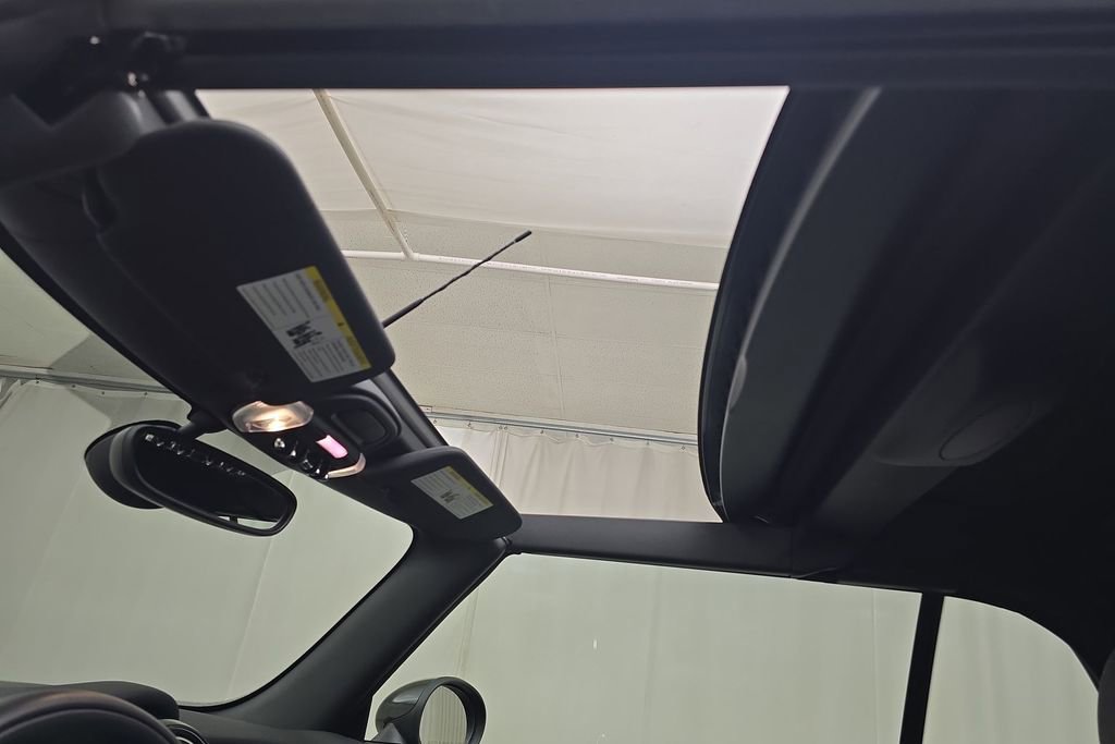 Used 2018 MINI Cooper S image 22