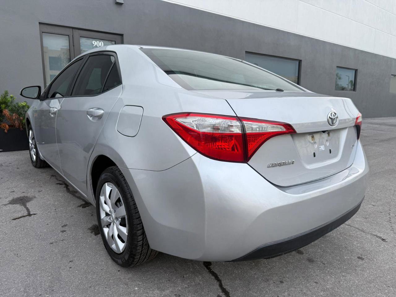 Used 2015 Toyota Corolla LE FWD image 8