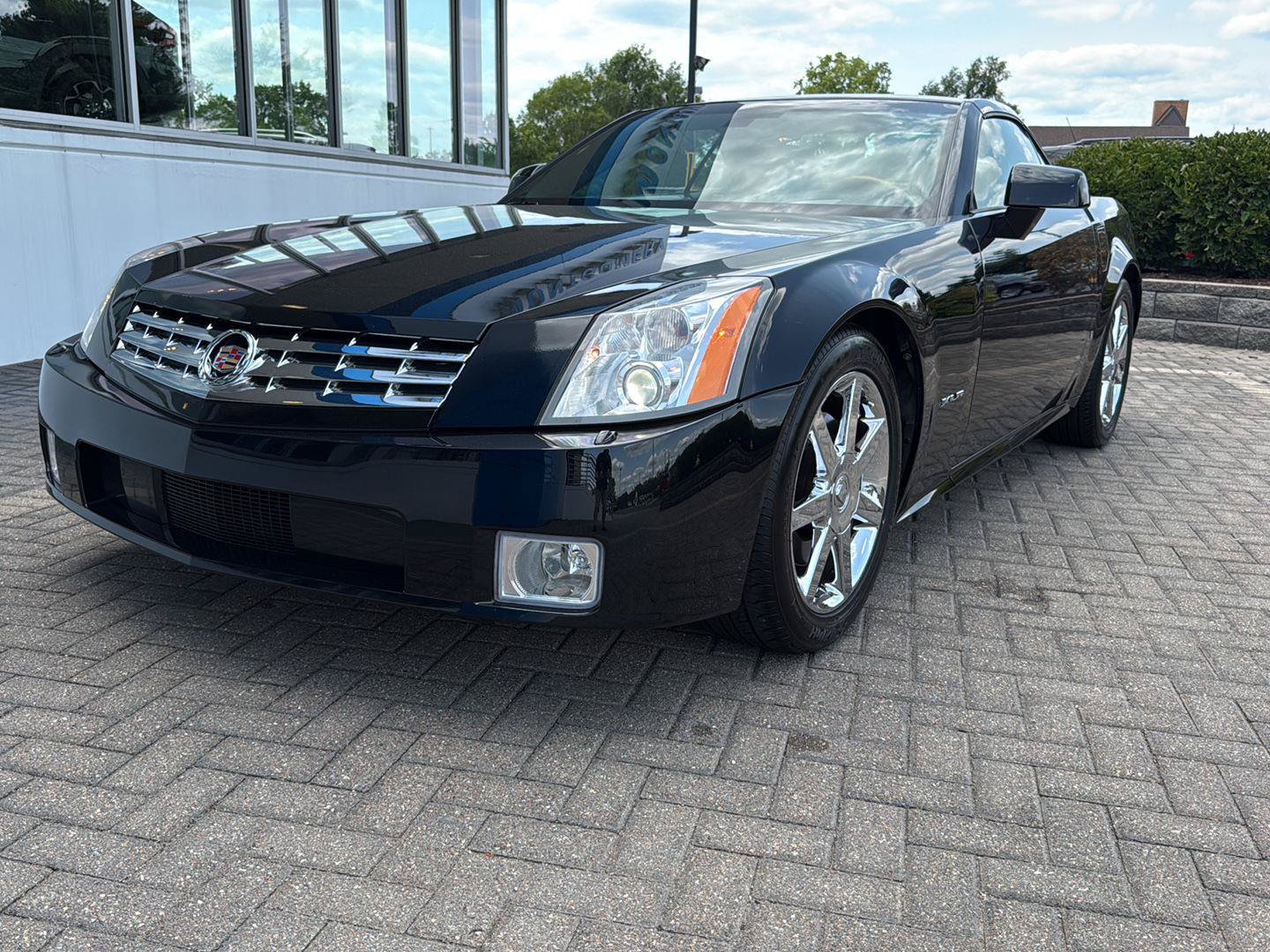 Used 2006 Cadillac XLR RWD image 1