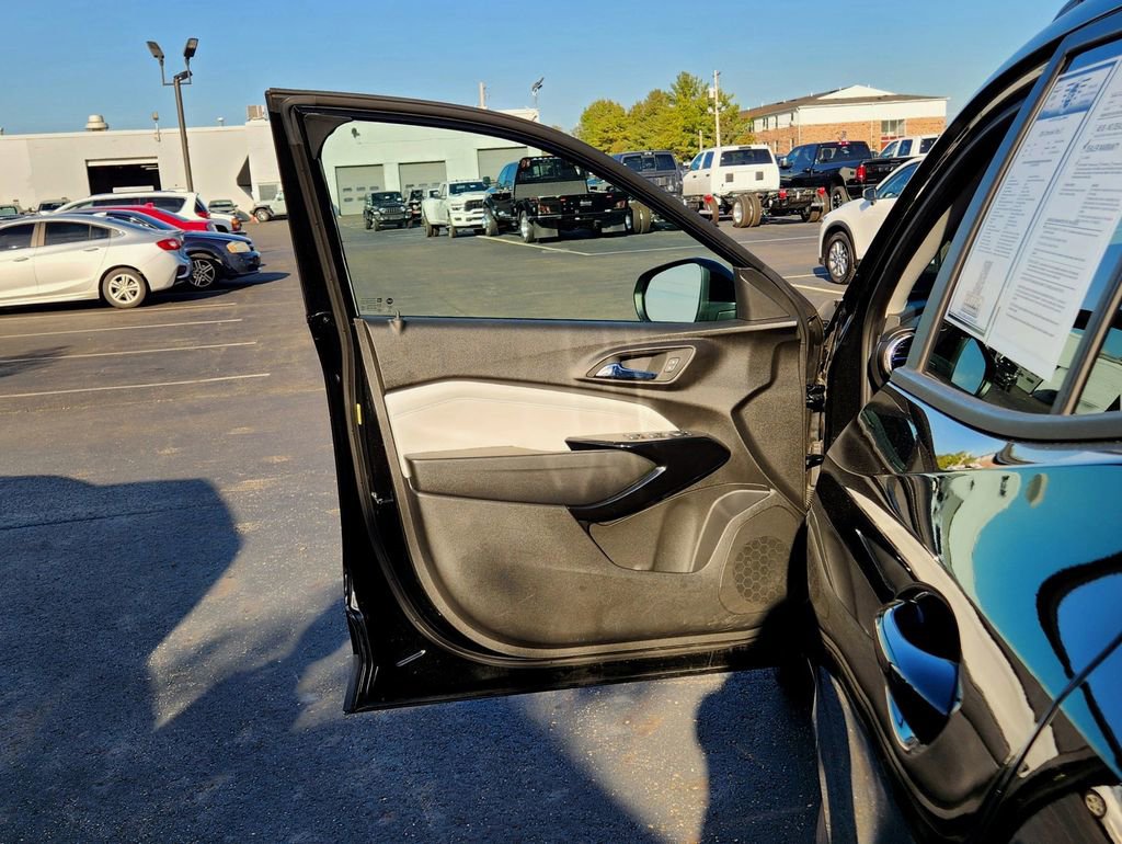 Used 2024 Chevrolet Trax LT image 10