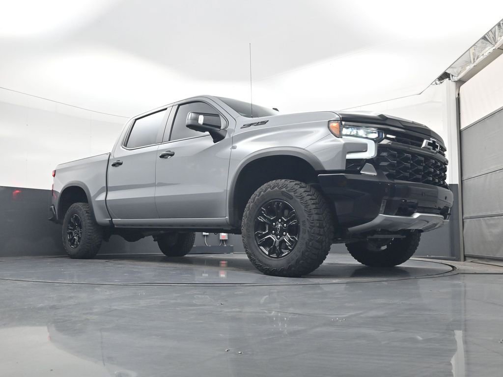 Used 2025 Chevrolet Silverado 1500 ZR2 w/ Dark Appearance Package image 24