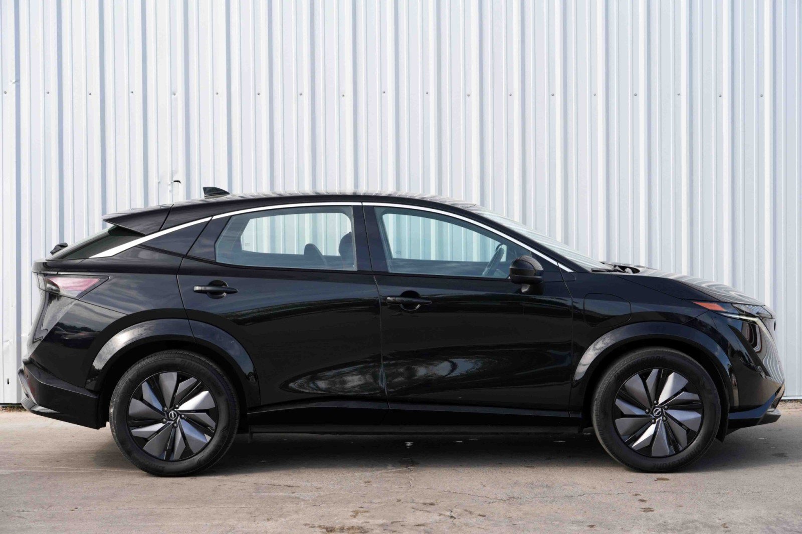 Used 2024 Nissan Ariya FWD image 47