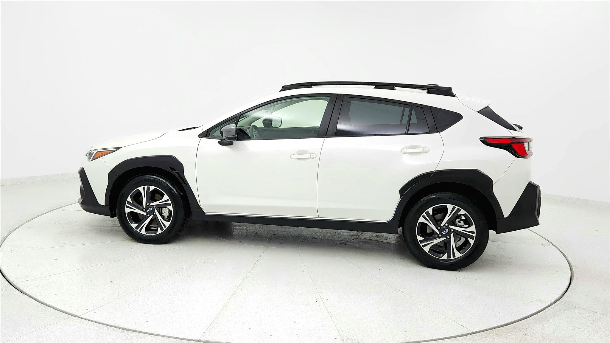 Used 2025 Subaru Crosstrek 2.0i Premium AWD/4WD image 2